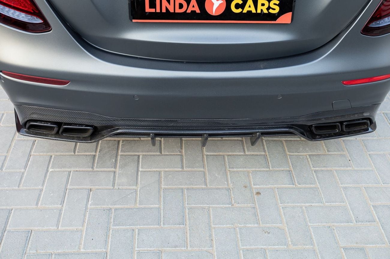 Mercedes-Benz E 63 S AMG Std 4.0L