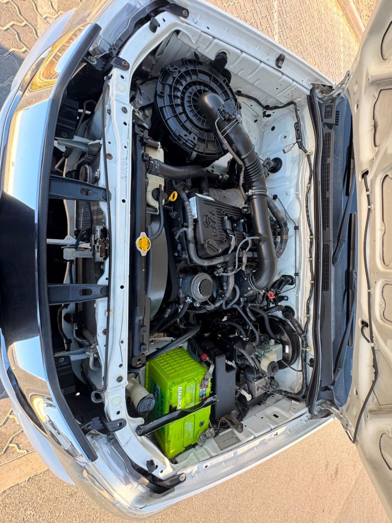 Toyota Hilux GLX Toyota Hilux 2015Model 2.7L petrol Engine v4 4x4 colour white Transmission Automatic Interior.gr