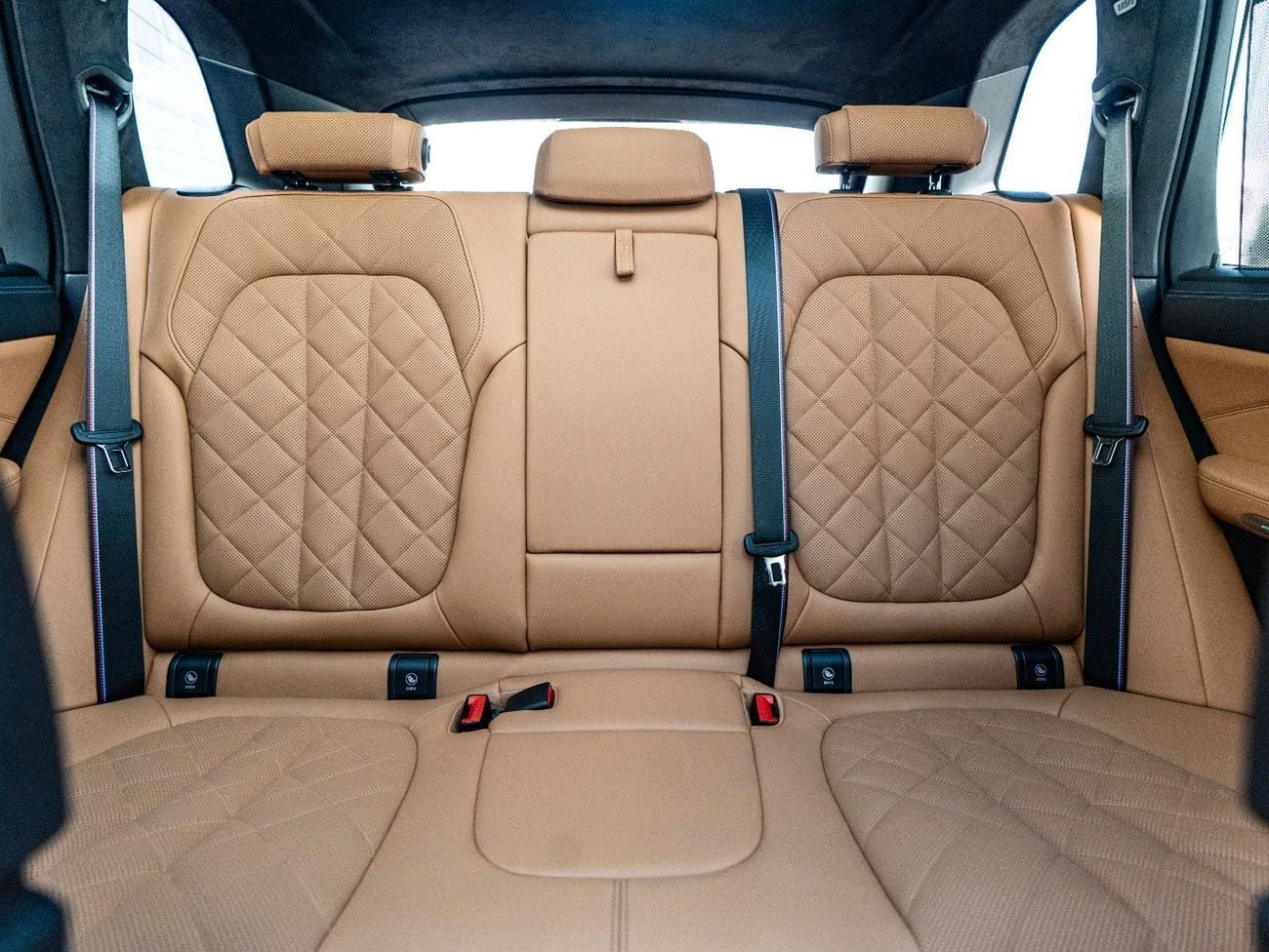 بي أم دبليو X5 M60i xDrive