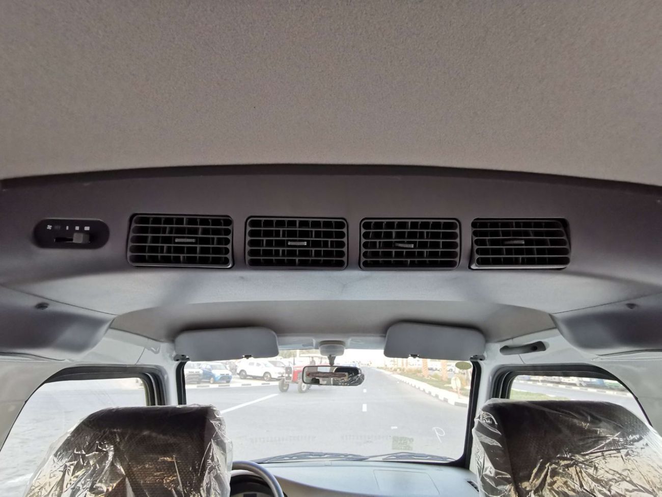 فيكتوري V2 STANDARD MINI BUS/ 7 SEATER, M/T, WITH AIRBAGS & ABS