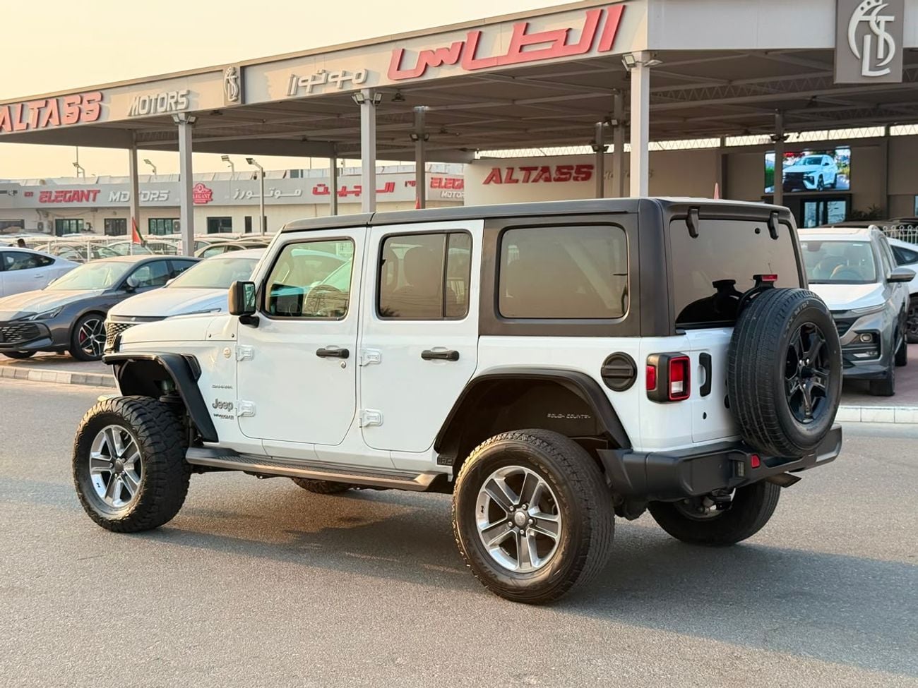 جيب رانجلر أنليميتد SAHARA 4XE