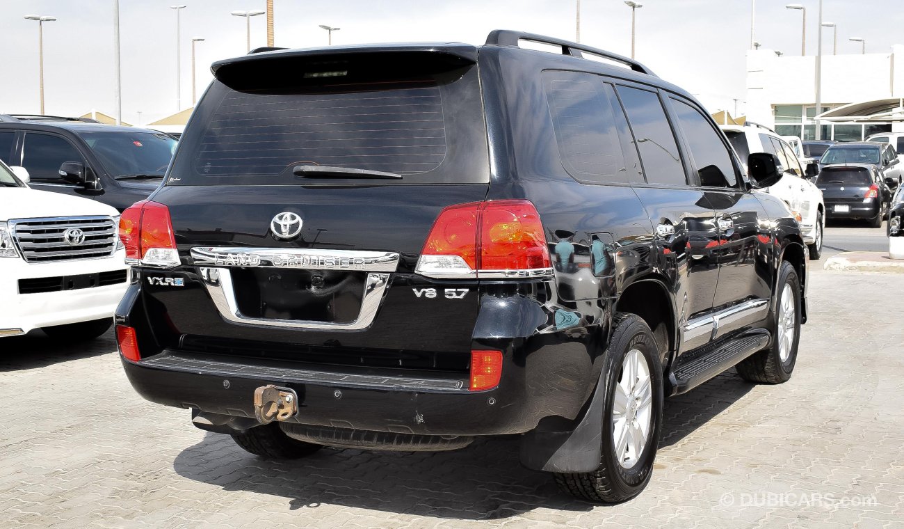 Toyota Land Cruiser VXR+ V8 5.7