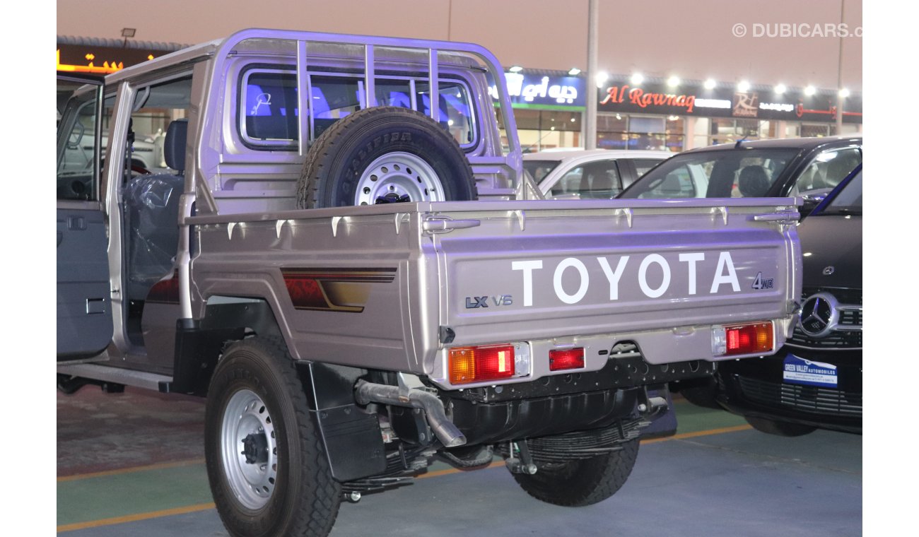 Toyota Land Cruiser Pick Up Double Cabin Std Petrol V6 MT For Export only (GVT.LCPMT.201)