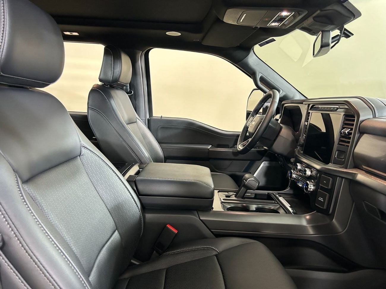 فورد F 150 LARIAT CREW CAB 1524EB/ AL TAYER MOTORS AL QOUZ SHOWROOM
