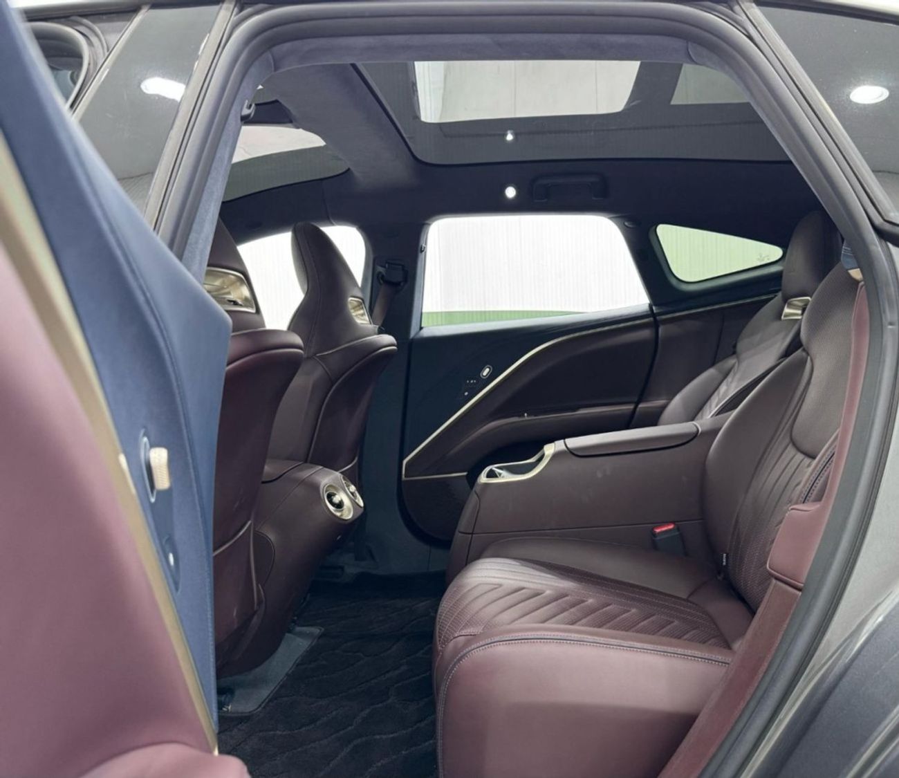 Avatr 11 Premium AWD 2023 AVATR 11 VIP 4 Seater, One Year Warranty, Full Service History