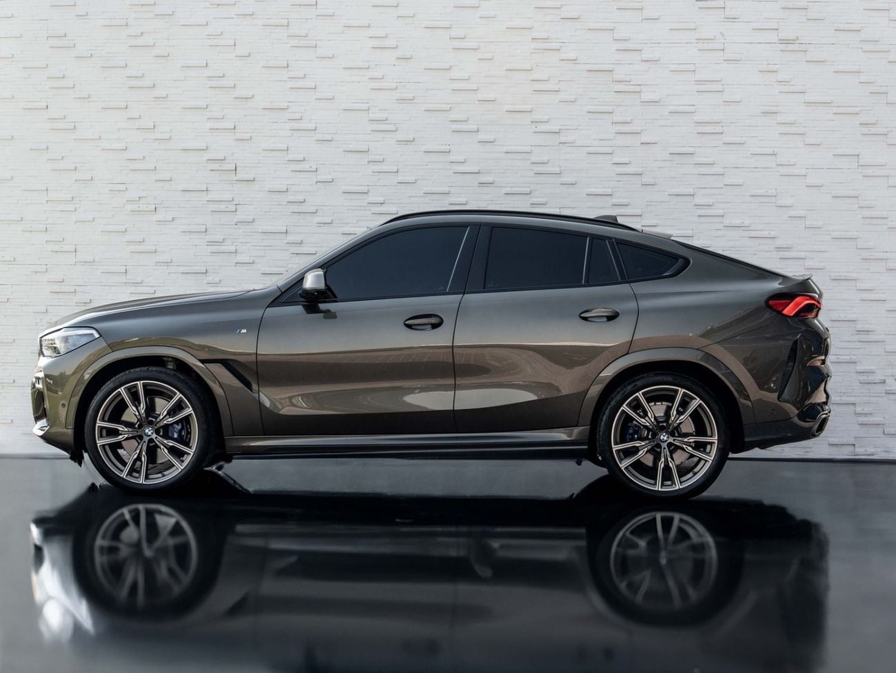BMW X6 M 50i BMW X6 M50 2020