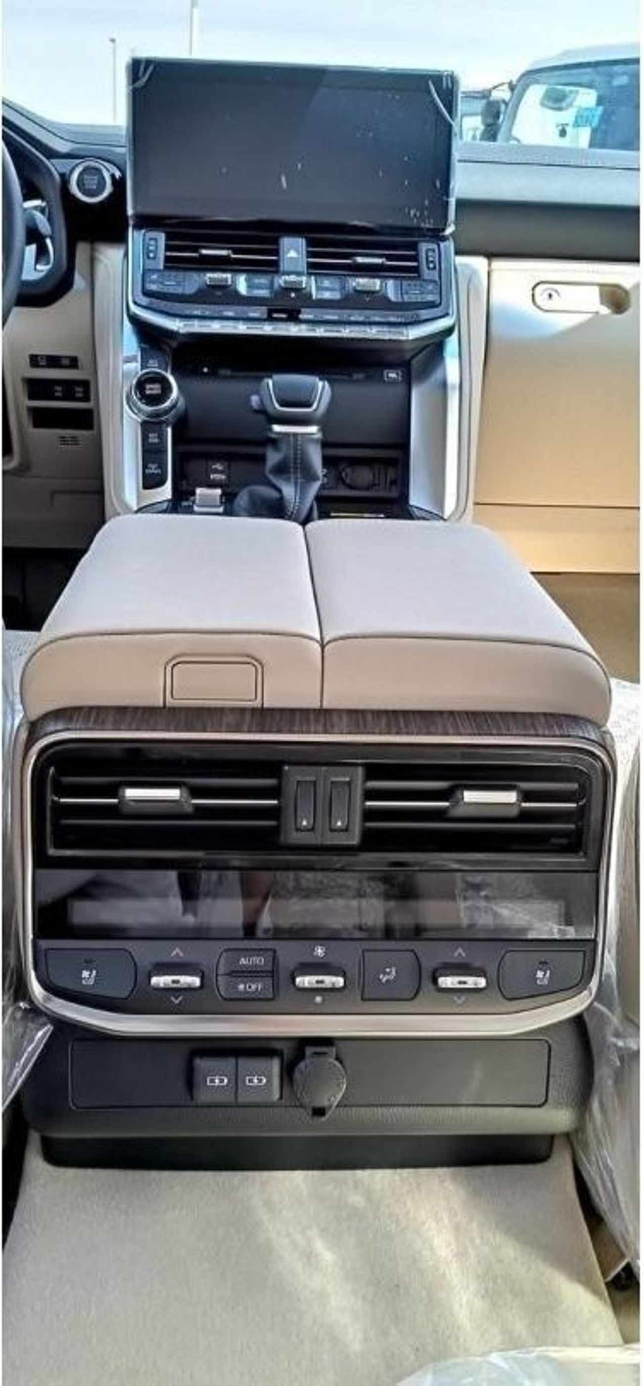 Toyota Land Cruiser VXR TOYOTA LANDCRUISER VXR FULL OPTION