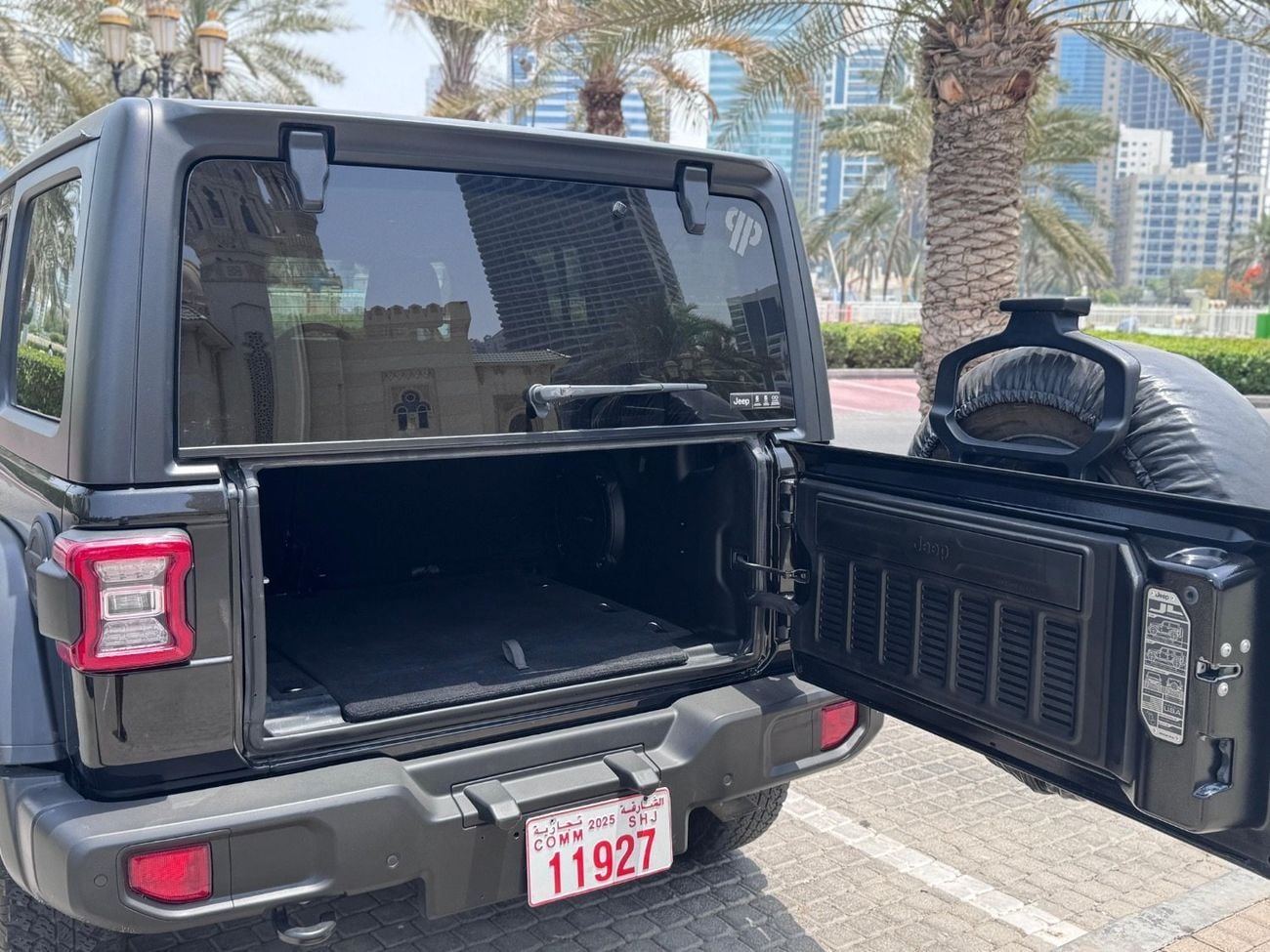 Jeep Wrangler SPORT Jeep Wrangler Unlimited, right-hand drive, 3.6L V6 petrol engine, automatic transmission, 4WD,