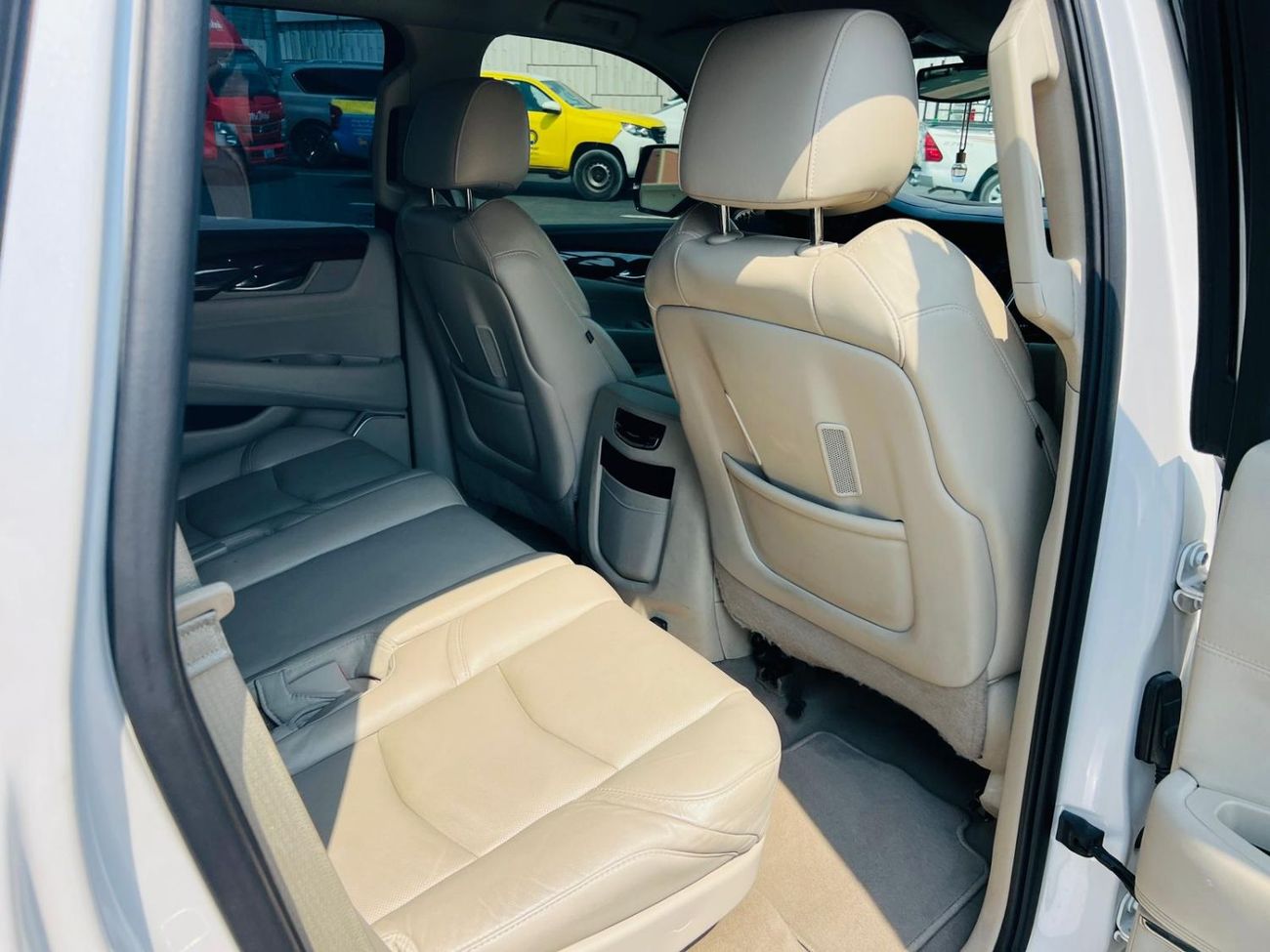 Cadillac Escalade ESV 6.2L in excellent condition