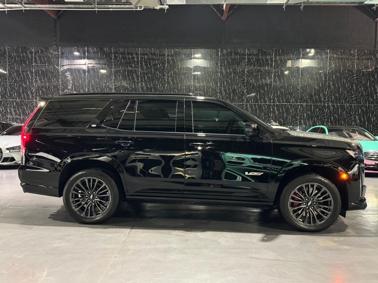 كاديلاك إسكالاد V SERIES