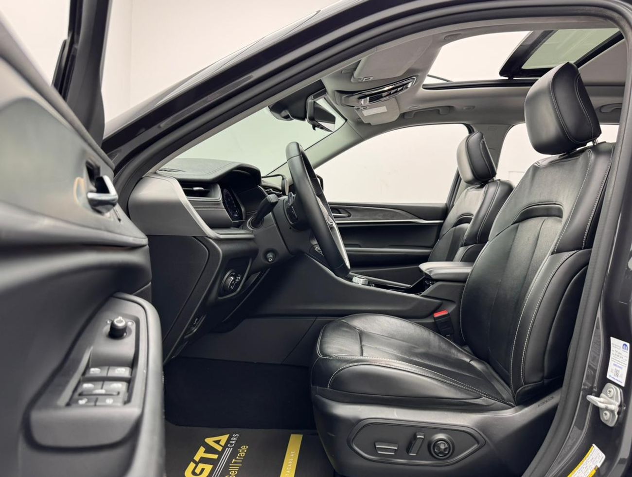 جيب جراند شيروكي L Limited 3.6L 2022 Jeep Grand Cherokee L Limited, 2027 Jeep Warranty, 2027 Jeep Service Pack, GCC