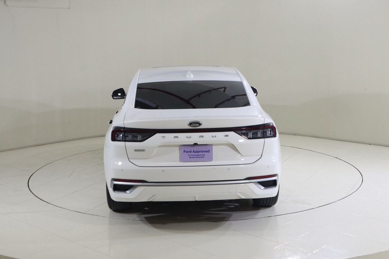 Ford Taurus TREND / AL TAYER MOTORS AL QOUZ SHOWROOM