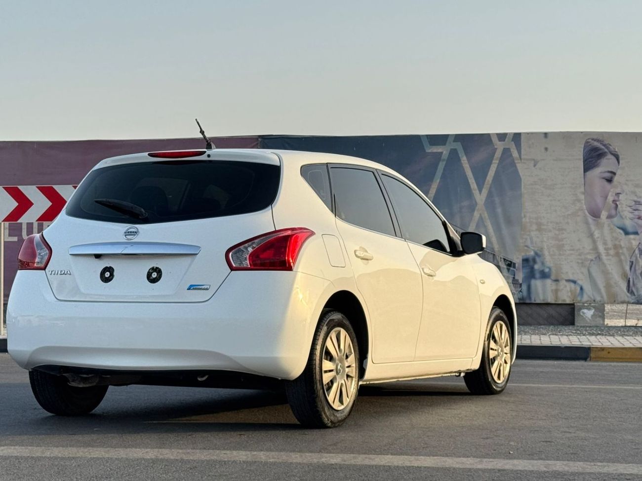 Nissan Tiida S 1.6L Sedan Hatchback Perfect inside and out