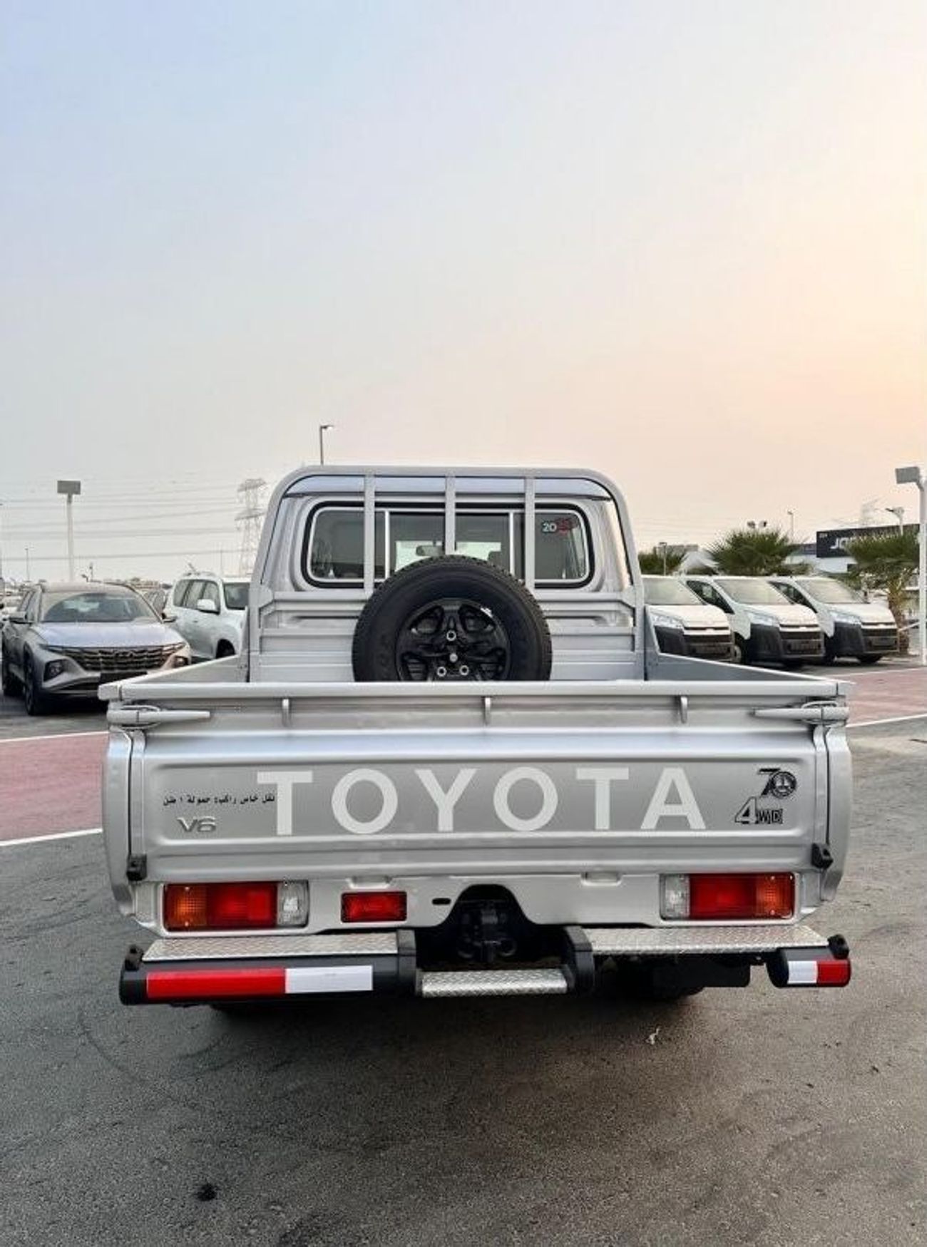 Toyota Land Cruiser Pick Up 4.0 L automatic with  dif lock