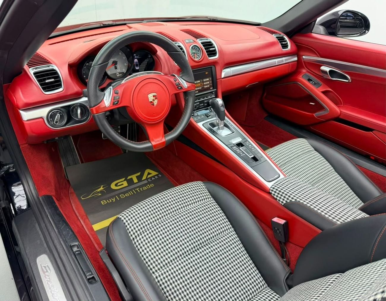 بورش بوكستر 718 2015 Porsche 718 Boxster S, Full Porsche Service History, Fully Loaded, Excellent Condition, GCC