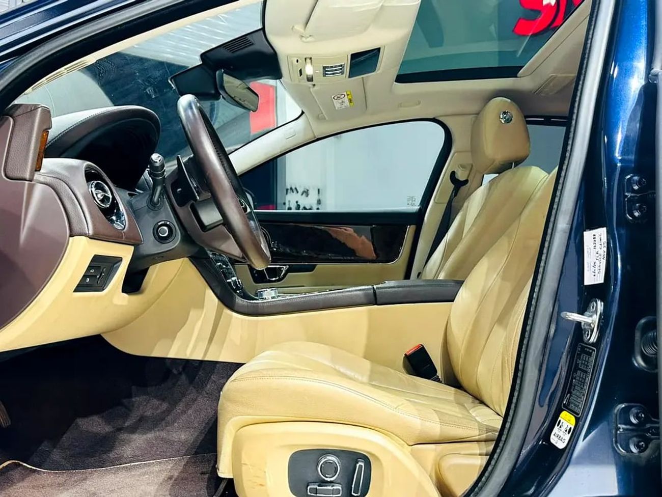 جاكوار XJ XJL GCC SPECS FULL OPTION RECENTLY SERVICE DONE FROM AGENCY 49K