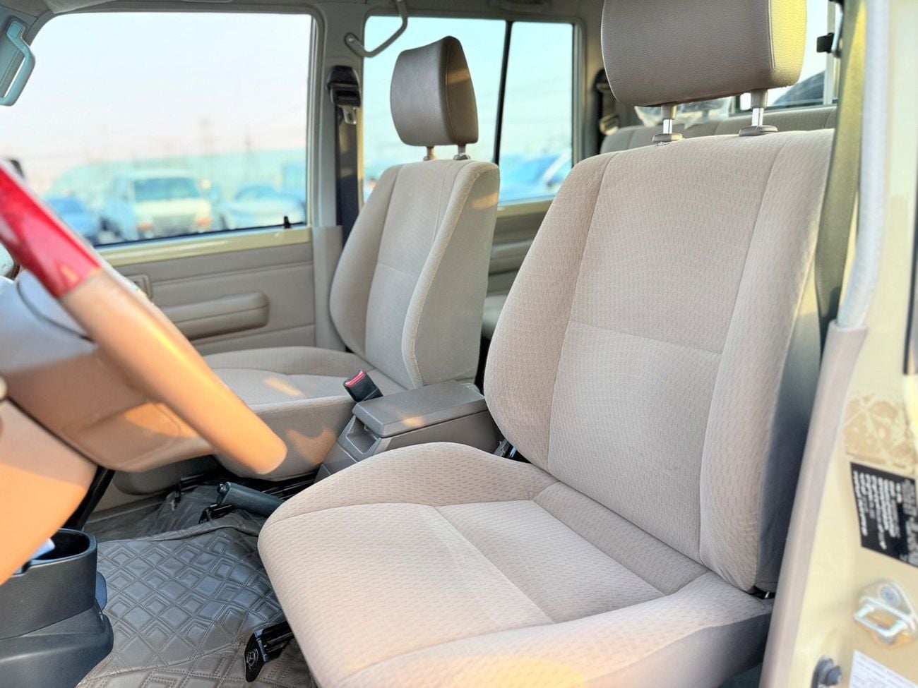 تويوتا لاند كروزر بيك آب Toyota landcuriser pickup Double Cabin 4.5L Years Diesel 8 cylinder Left hand drive