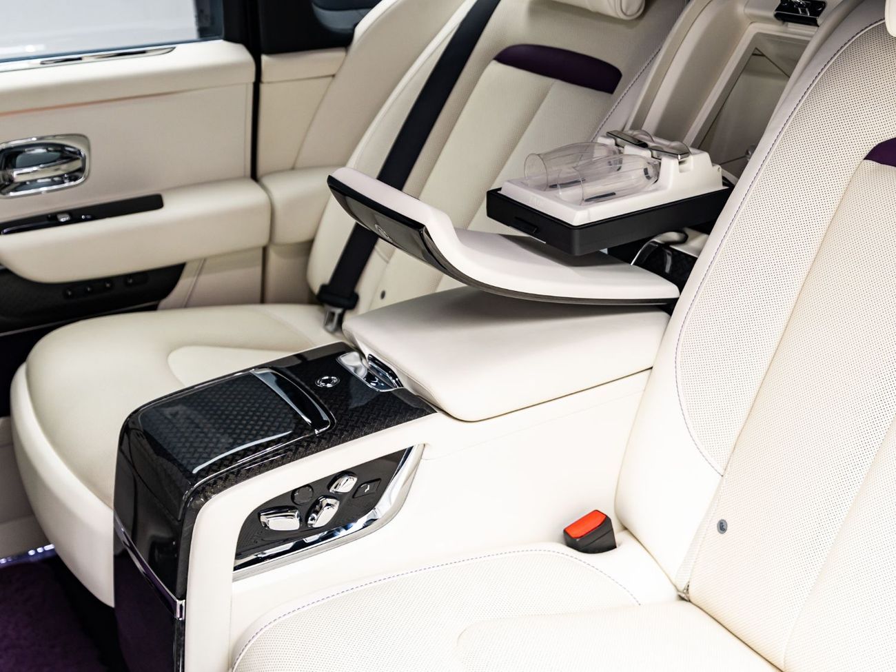 Rolls-Royce Cullinan 2021 Rolls Royce Cullinan Mansory Black Badge, 1 Year Warranty, Service History, Low KMs, European