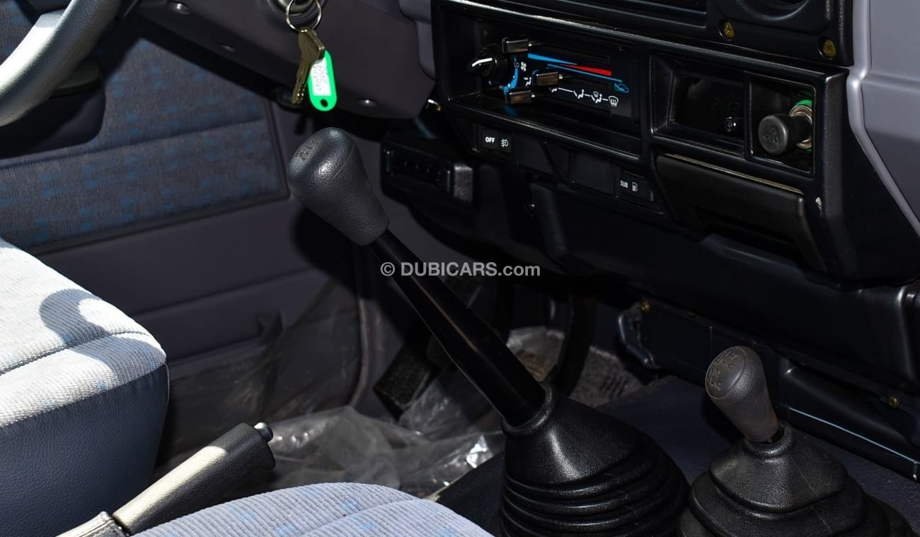 Toyota Land Cruiser Pick Up LX V6