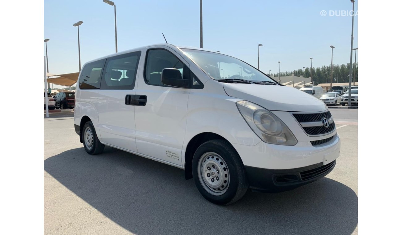 Hyundai H-1 Hoynday H1 2013 g cc 12 seat