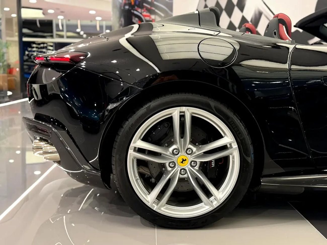 Ferrari Roma Spider - - Brand