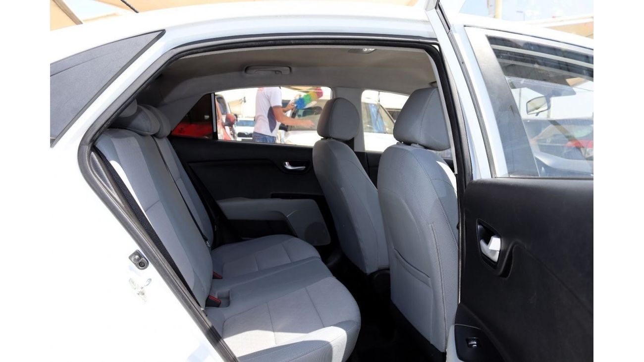 كيا ريو EX خالية من الحوادث - خليجي - مكينة 1400 سي سي - بحالة ممتازة من الدخل والخارج