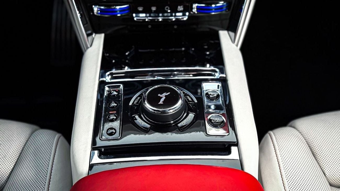 Rolls-Royce Cullinan Blackbadge 2025 Facelift Convert