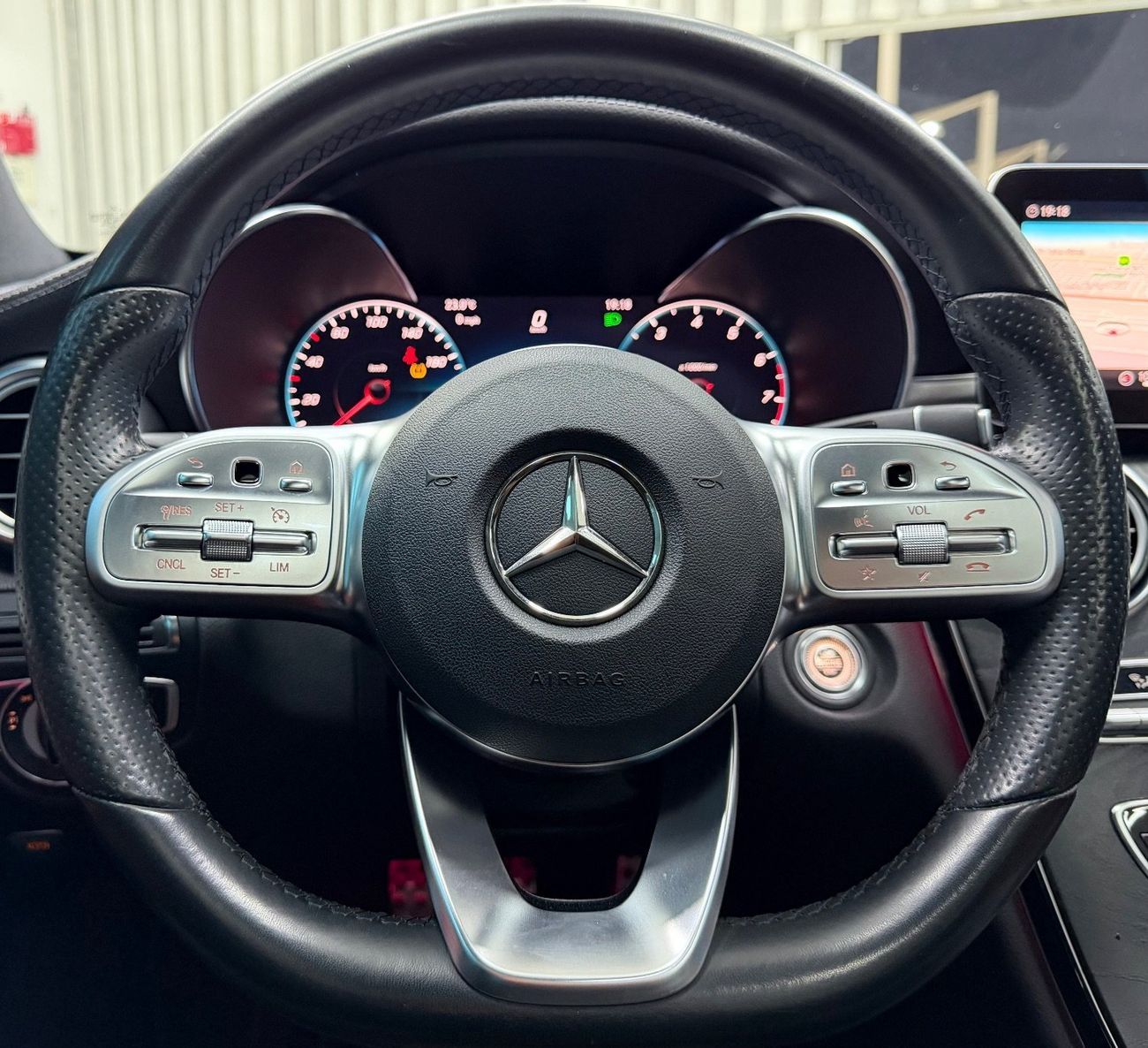 مرسيدس بنز C 200 GCC .. FSH .. AMG .. Perfect Condition .. Panoramic