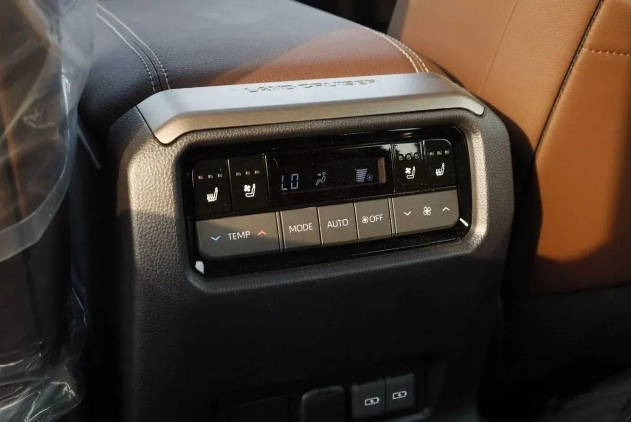 تويوتا برادو PRADO FULL OPTION PETROL VXR 2.4T