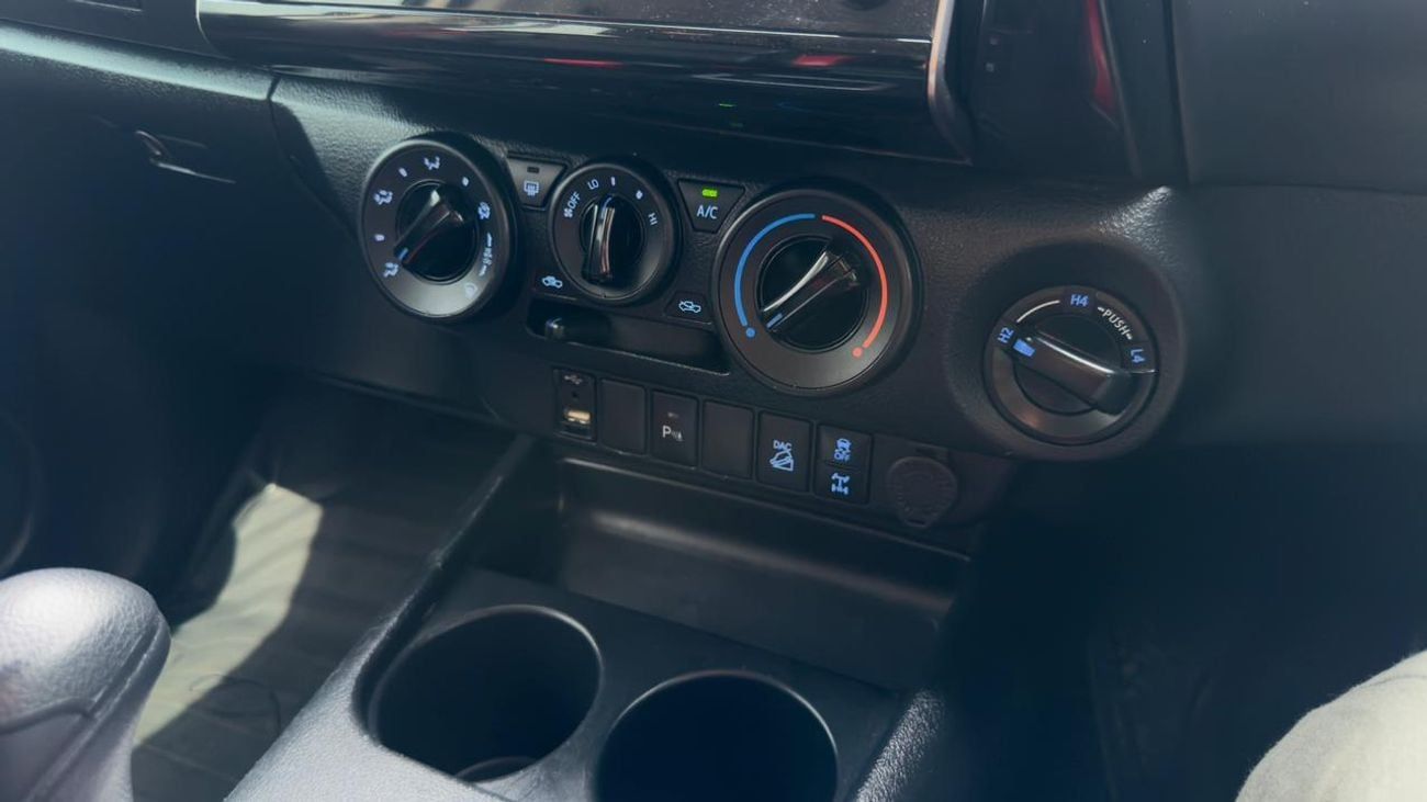 Toyota Hilux 2021| 2.8L DIESEL ENGINE | AT | RHD | HEAVY SPORT BAR | ROOF MOUNTED LED LIGHTS | TOW HITCH | PARKIN