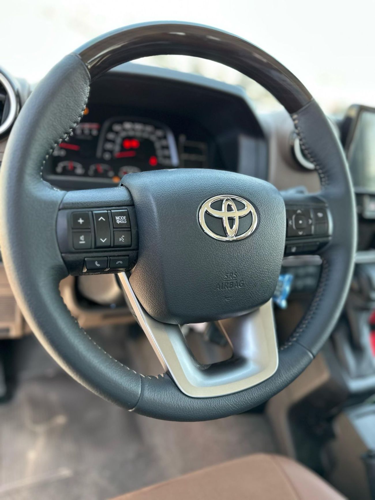 تويوتا لاند كروزر 70 هاردتوب ديزل خمس ابواب