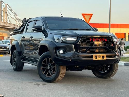 تويوتا هيلوكس The Toyota Hilux is a renowned mid-size pickup truck known for its exceptional ruggedness, reliabili