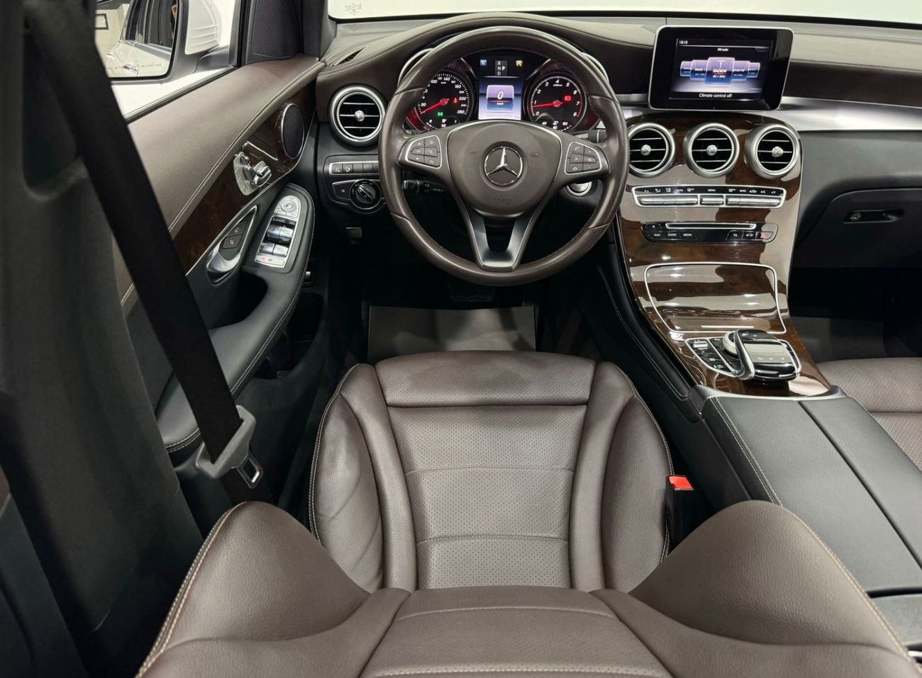 Mercedes-Benz GLC 250 Std 2017 Mercedes GLC250 4MATIC , Warranty, Full Service History, Excellent Condition, GCC