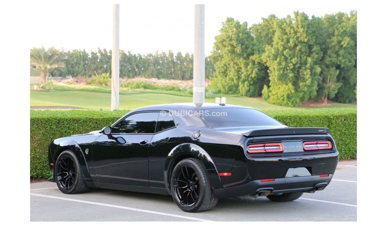 Dodge Challenger DODGE CHALLENGER SRT HELLCAT 6.2 FULL OPTION 2018 GCC full service history