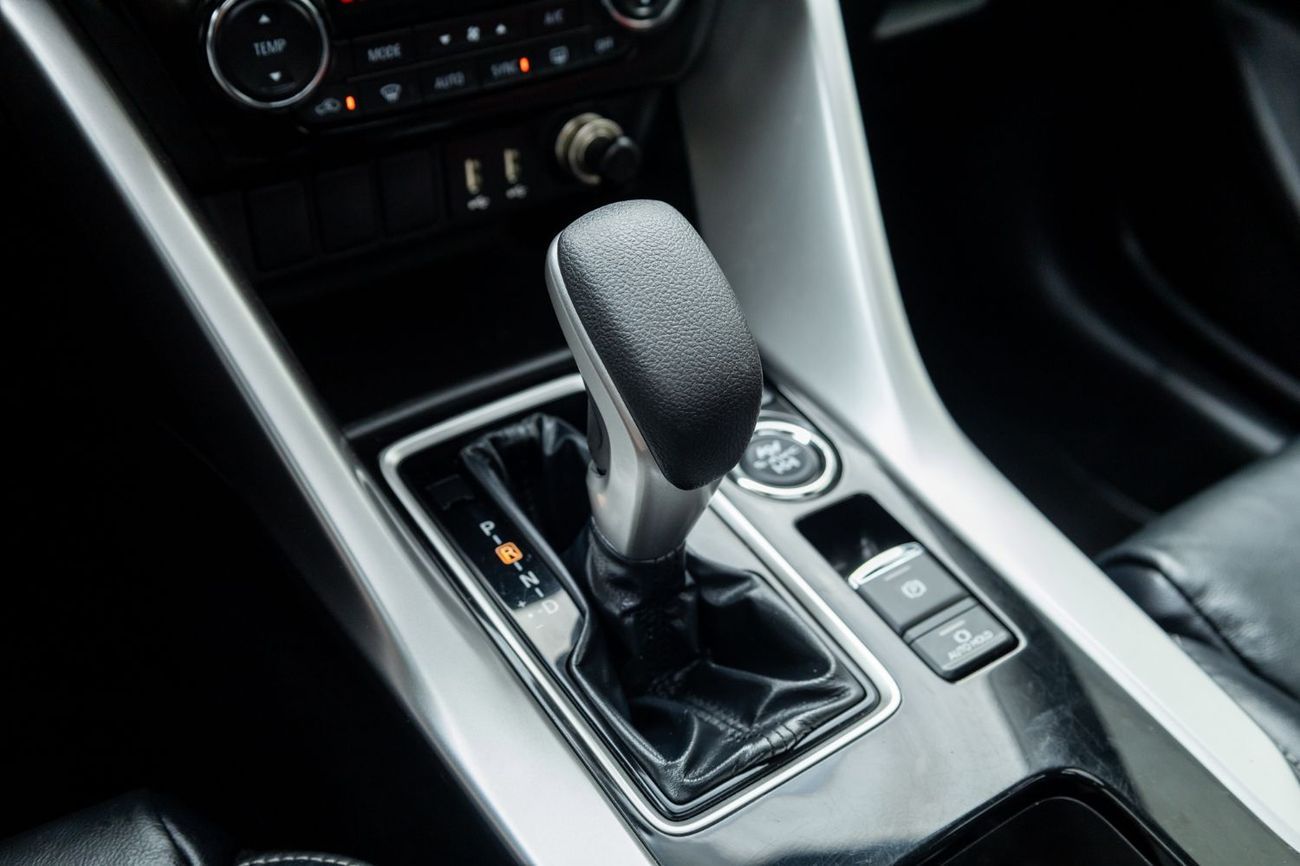 ميتسوبيشي إكلبس كروس GLX