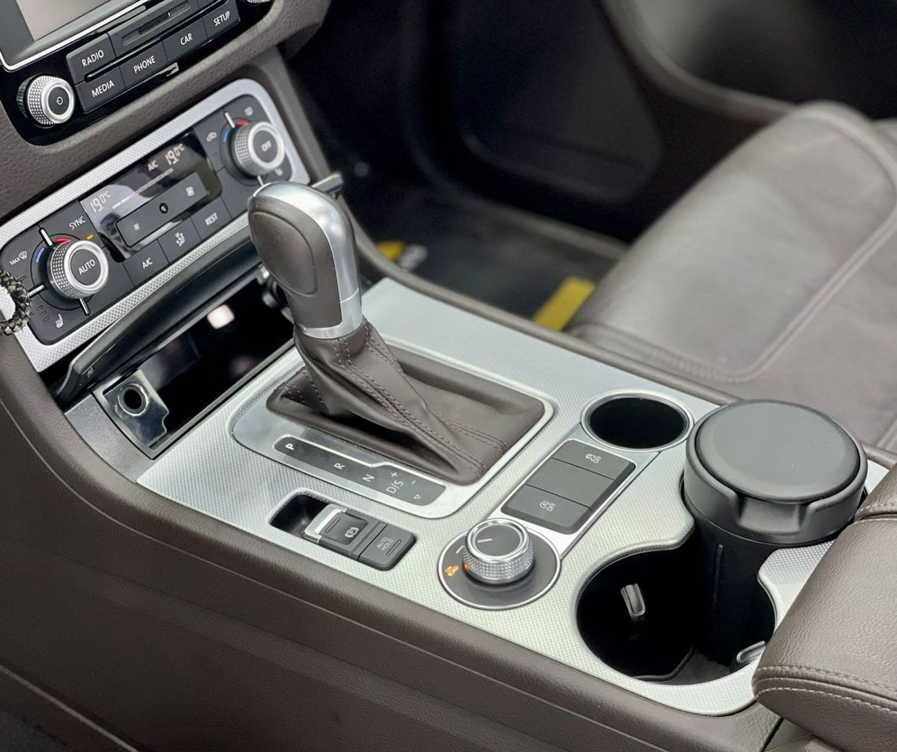 Volkswagen Touareg SEL 2017 Volkswagen Touareg SEL Plus, Volkswagen Warranty, Volkswagen Service Contract, GCC