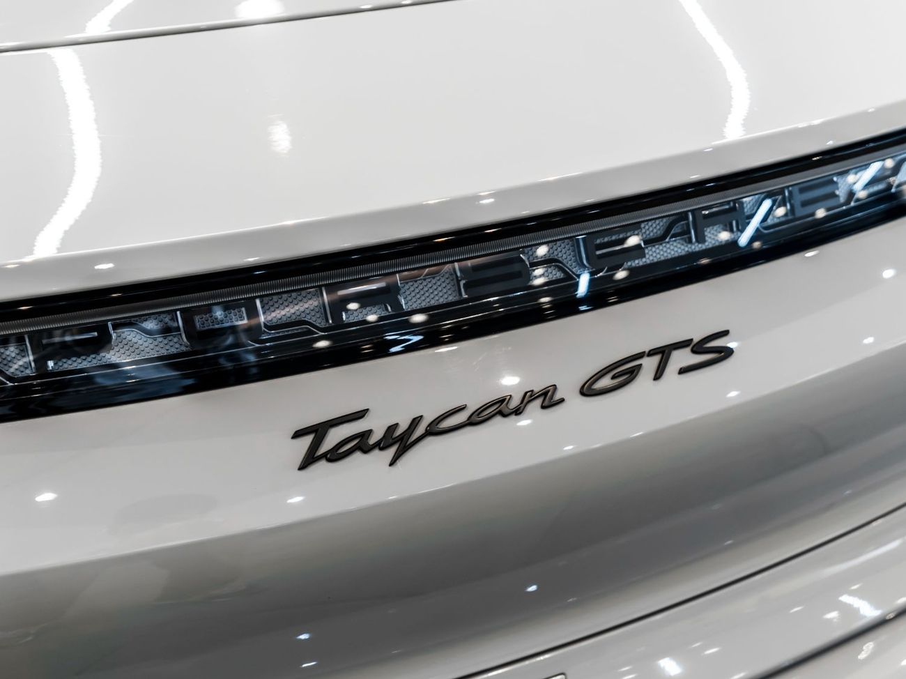 بورش تايكان 2023 Porsche Taycan GTS, 2026 Porsche Warranty, Full Service History, Low KMs, GCC