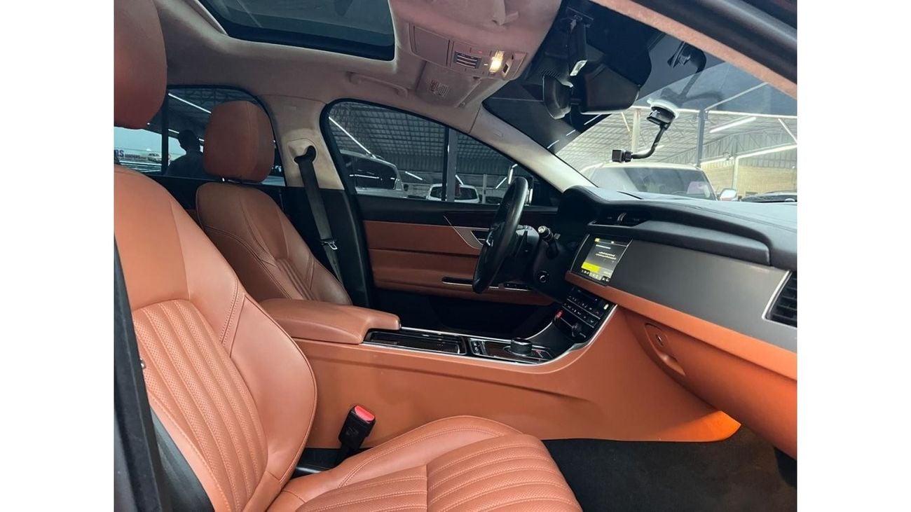 Jaguar XF R-Sport Jaguar XF 25T 4 cylinder turbo model : 2019 Price: 82,000 dirhams MILEAGE : 50,000 km/m Kore