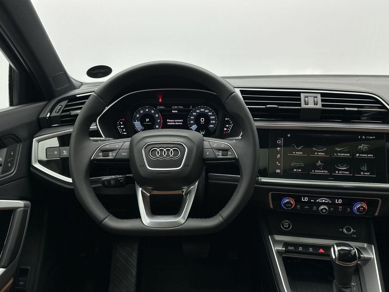 Audi Q3 Sportback 40 TFSI S Line 2.0L 4WD Q3 Sportback 40 TFSI quat 180hp S line (Ref# 1204805)