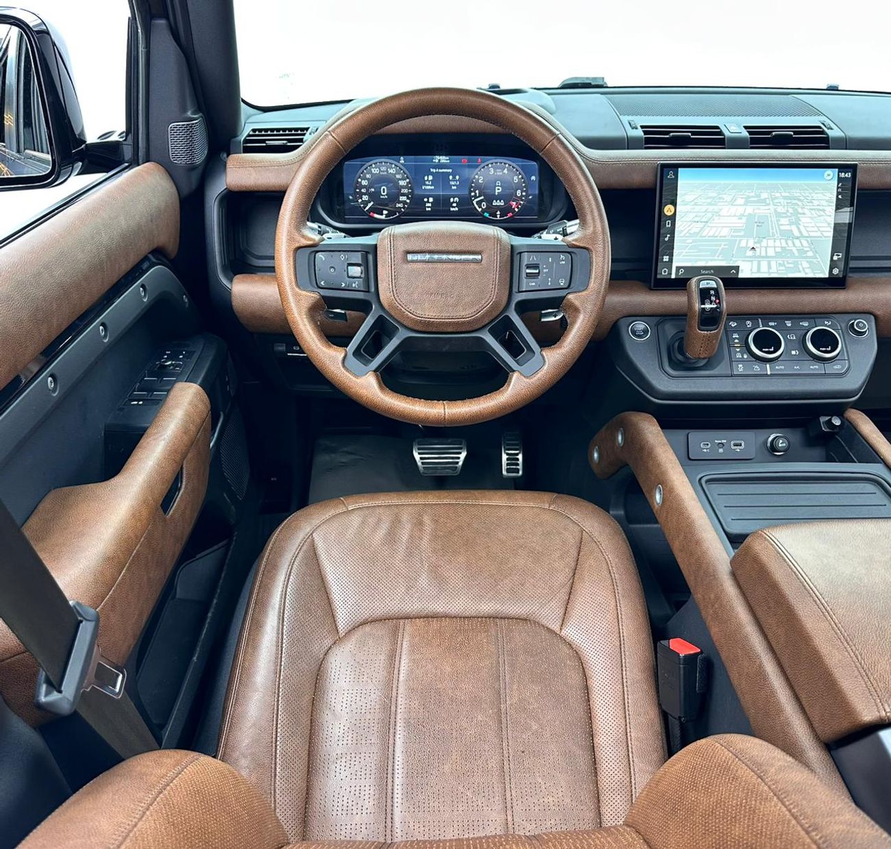 لاند روفر ديفندر 2022 Land Rover Defender 110 V8 Edition, Sep/2026 Land Rover Warranty, Nov/2027 Land Rover Service P