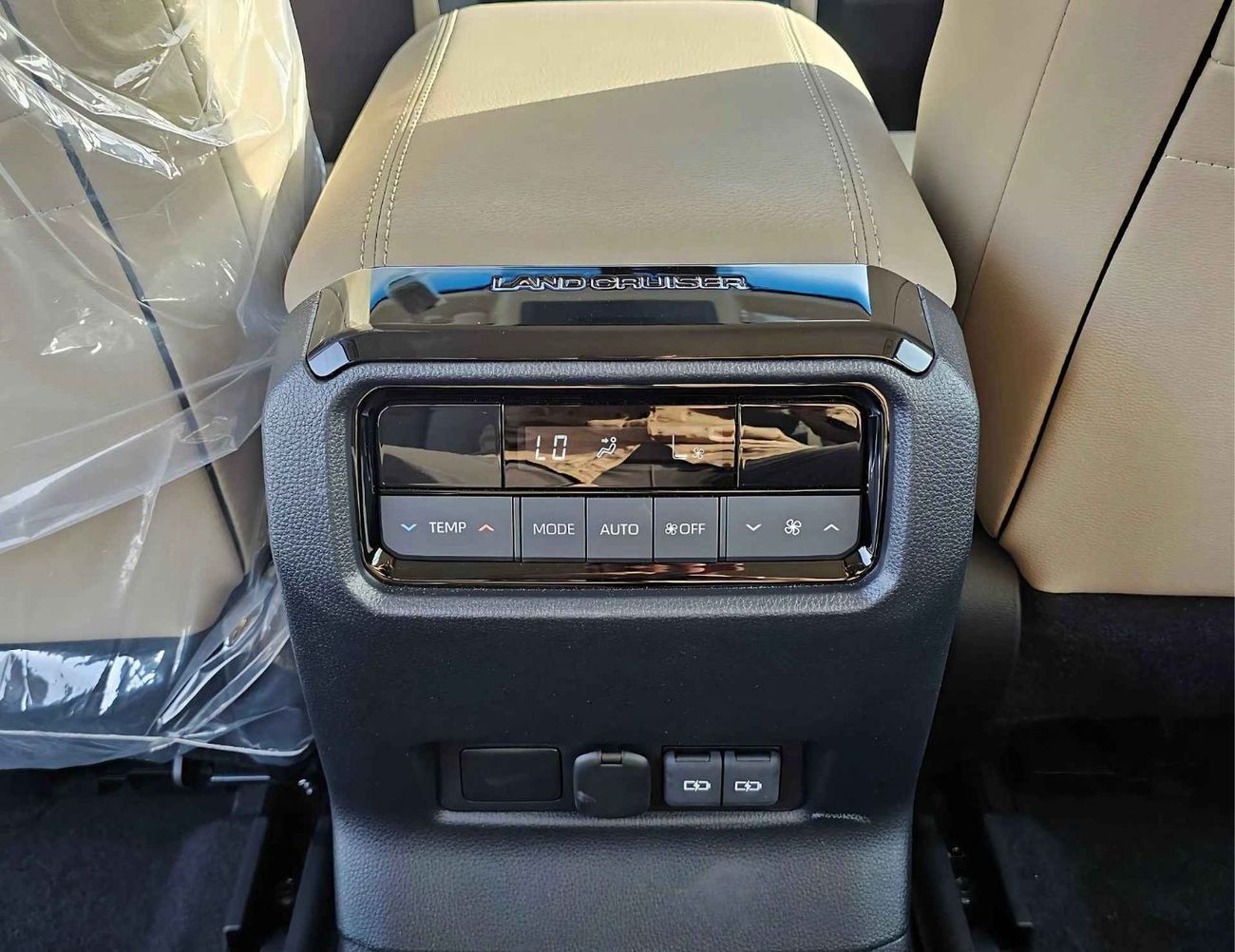 Toyota Prado ALL ROUNDER TURBO / 2.4T V4 PETROL / DRIVER PWR SEAT WITH LEATHER SEATS / FULL OPTION (CODE # P24AR)