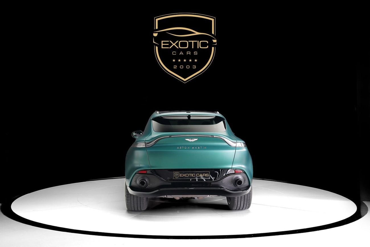 Aston Martin DBX 550