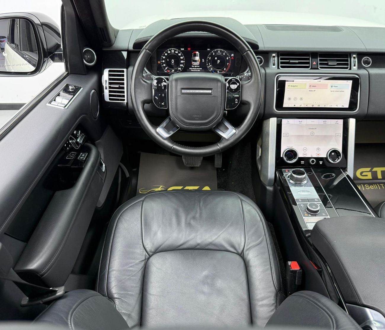 Land Rover Range Rover Vogue SE 5.0L 2018 Range Rover Vogue SE, Service History, GCC