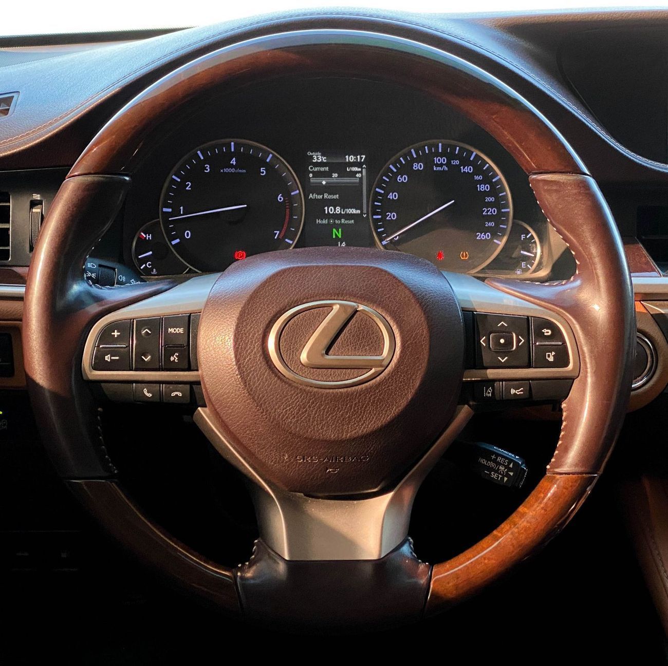 Lexus ES350 Platinum 3.5L FWD Lexus ES350 3.5L | V6 | 2018 GCC   | Accident Free  Excellent Cond