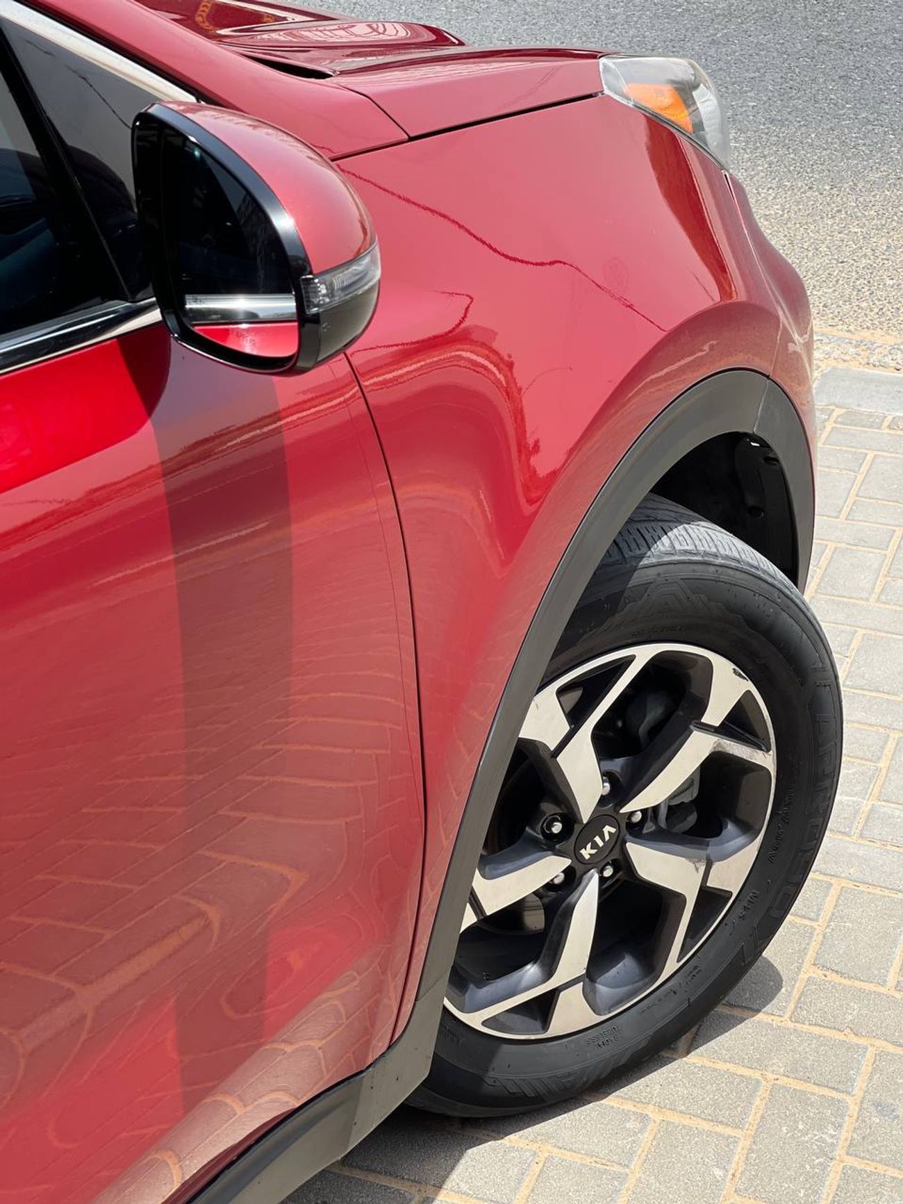 كيا سبورتيج LX / 2.4 V4 / رادار / مساعدة مسار / نقطة عمياء / شاشة كبيرة / جنوط / مكيف خلفي