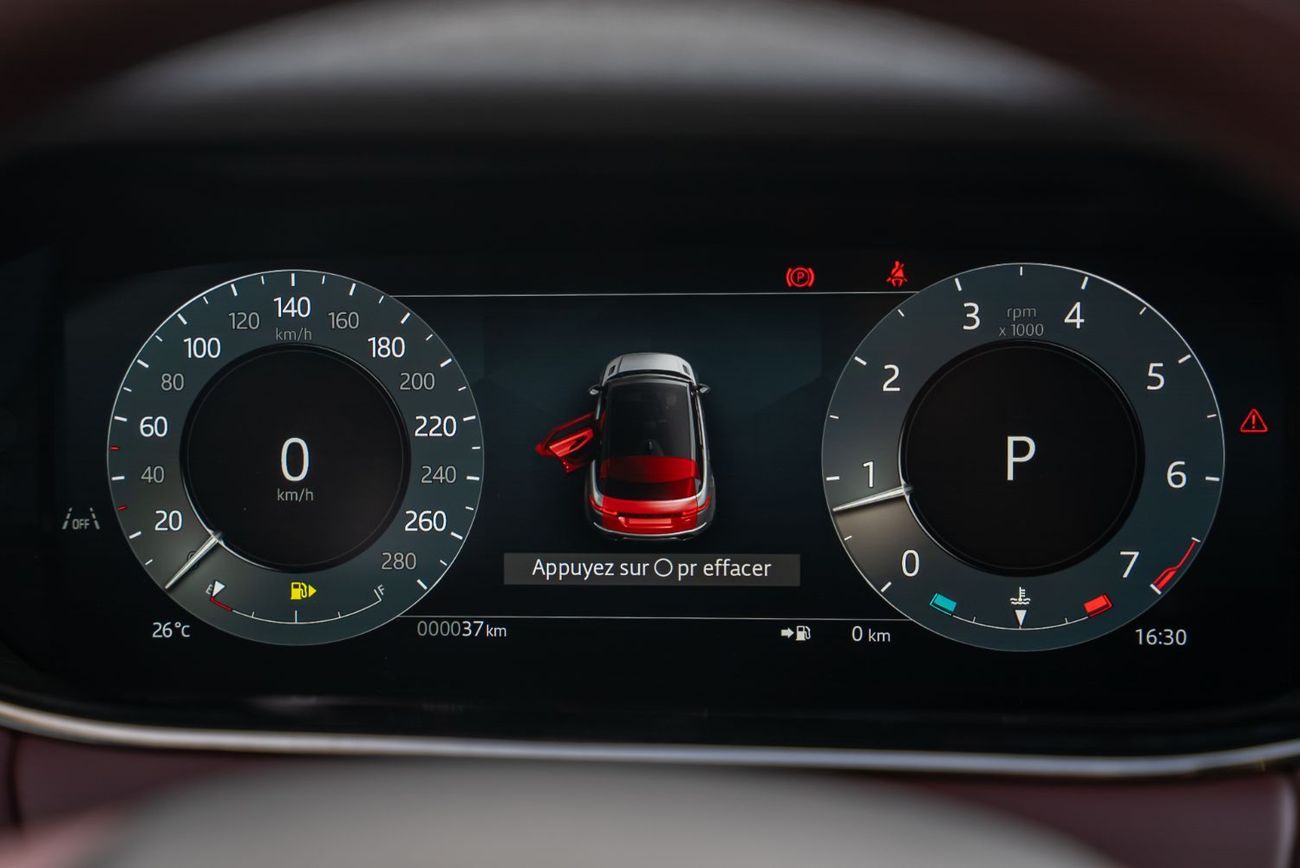 لاند روفر رانج روفر إيفوك Land Rover Evoque R Dynamic SE 2026 Automatic 0 Km 4 Cylinder All Wheel Drive (AWD) SUV Light Gray