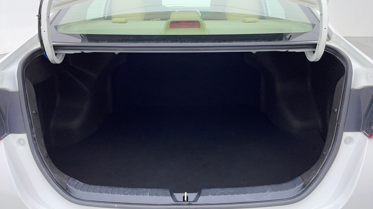 تويوتا يارس SE 1.5 | بدون دفعة مقدمة | اختبار قيادة مجاني للمنزل