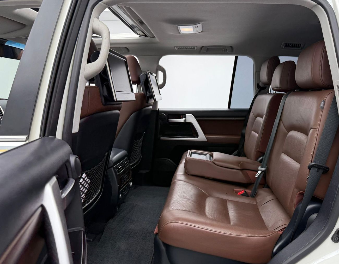 تويوتا لاند كروزر 2021 Toyota Land Cruiser VX-E V8, 1 Year Unlimited KM Warranty, Full Toyota Service History, GCC