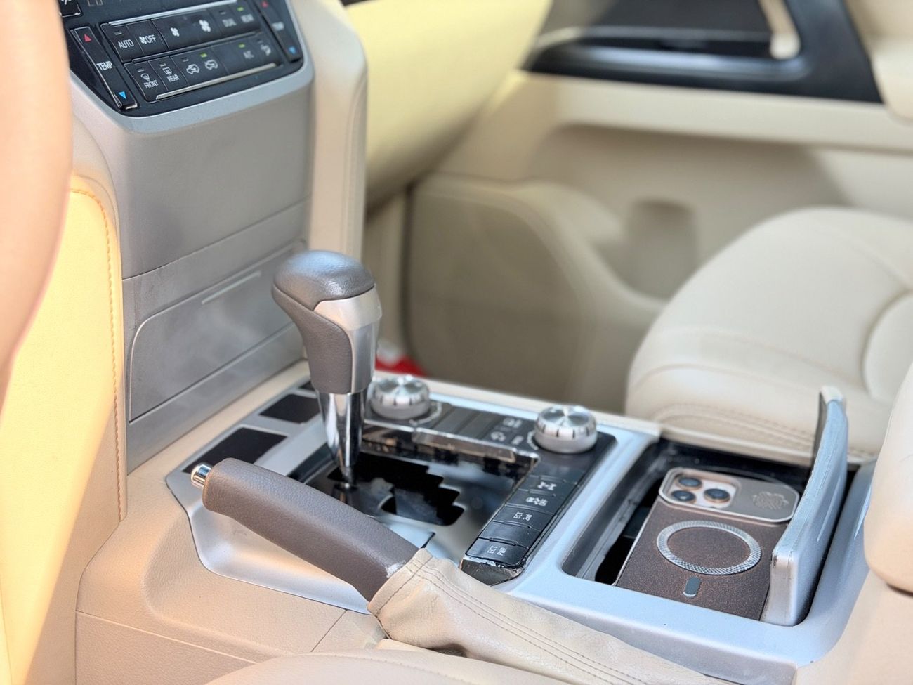 تويوتا لاند كروزر GXR لاندكروزر GXR 2019 V8 بمقود يسار كامل المواصفات