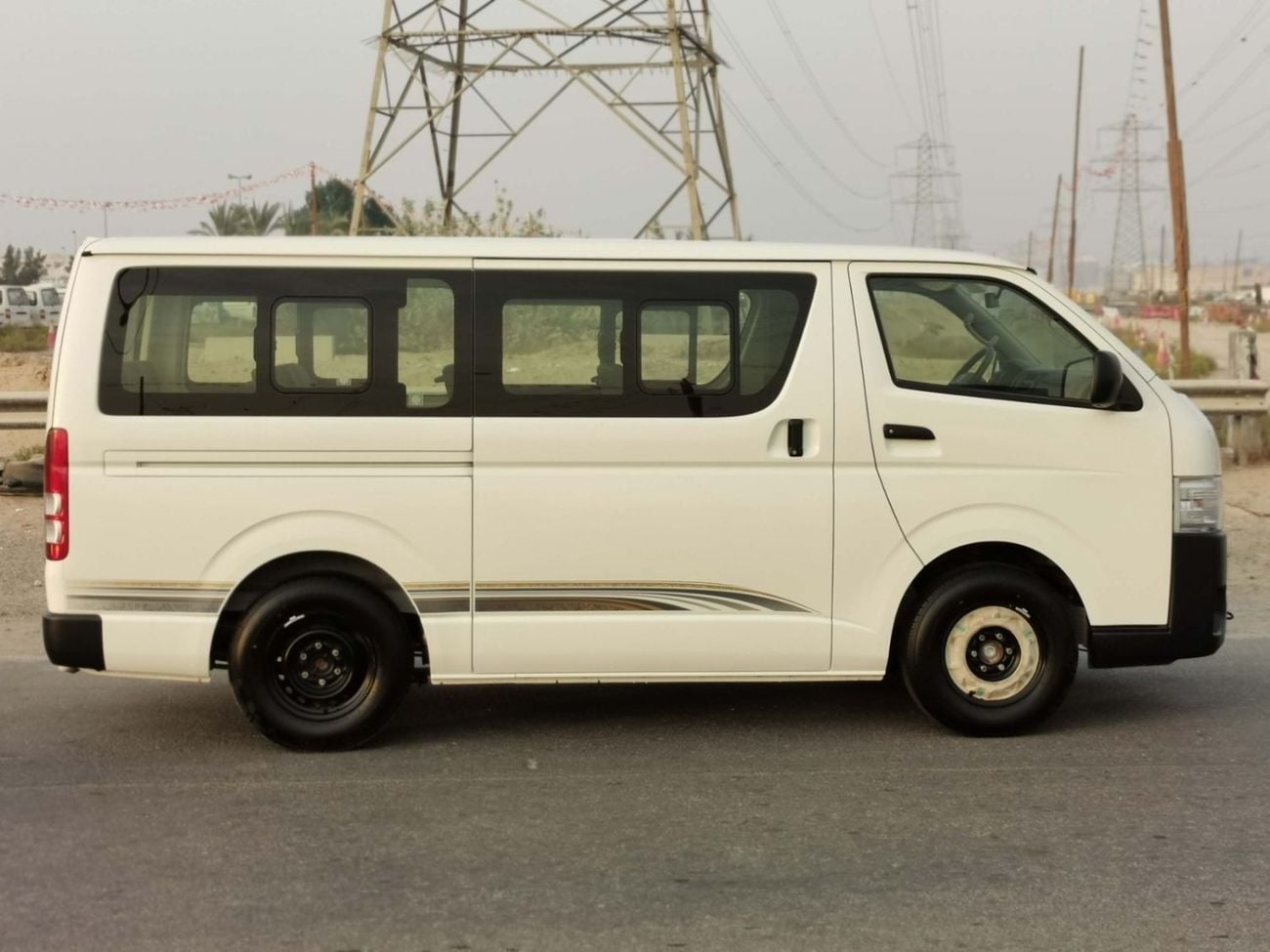 Toyota Hiace STANDARD ROOF / M/T / 2.5L DIESEL / 15 SEATER / EXPORT ONLY ANGOLA (CODE # HD25ST15)